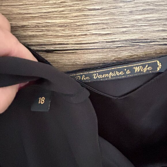 Vampire's Wife Short Black Velvet Dress - Size 14/18UK - NWT - Picture 13 of 16